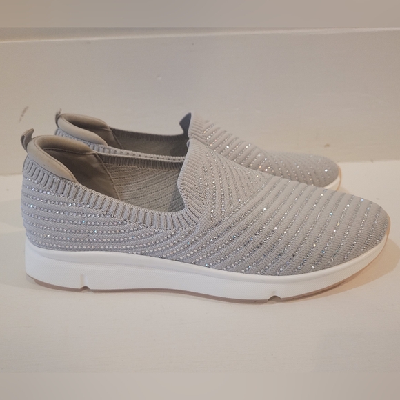 Kelly & Katie Women's Grey Glitter Slip-On Sneaker Sz 8 - Picture 3 of 11